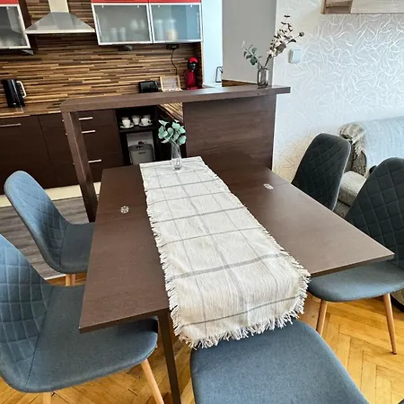 Comfort Place Brno, Hybesova ברנו